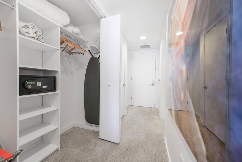Awesome 2Br Condo Beachwalk Resort Hallandale Beach Kültér fotó