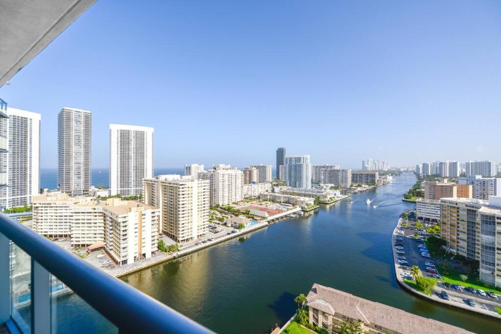 Awesome 2Br Condo Beachwalk Resort Hallandale Beach Kültér fotó