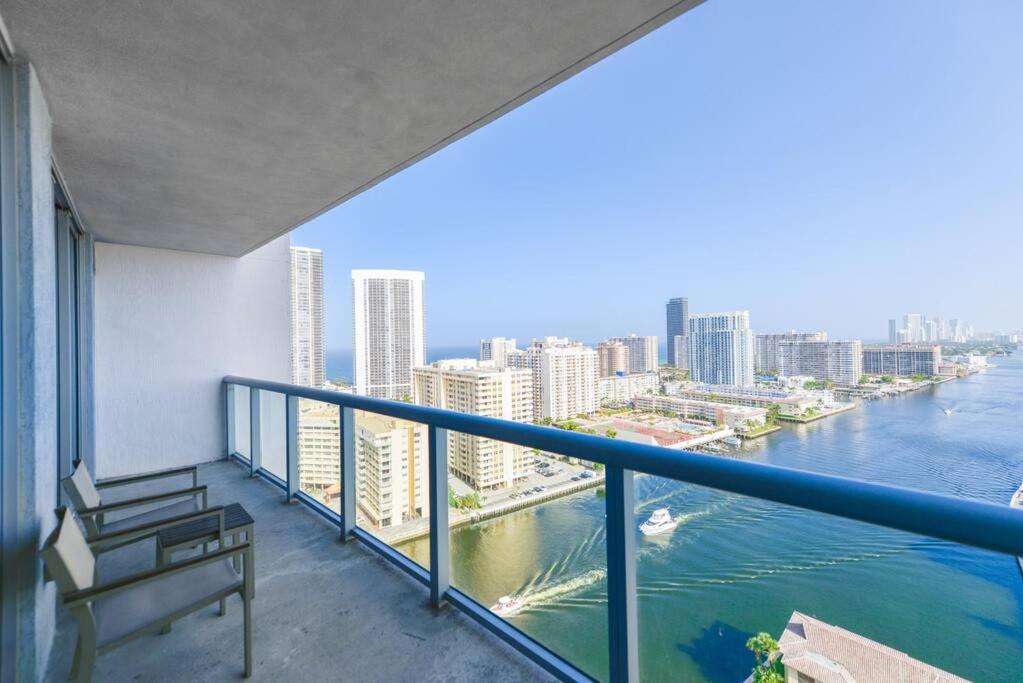 Awesome 2Br Condo Beachwalk Resort Hallandale Beach Kültér fotó
